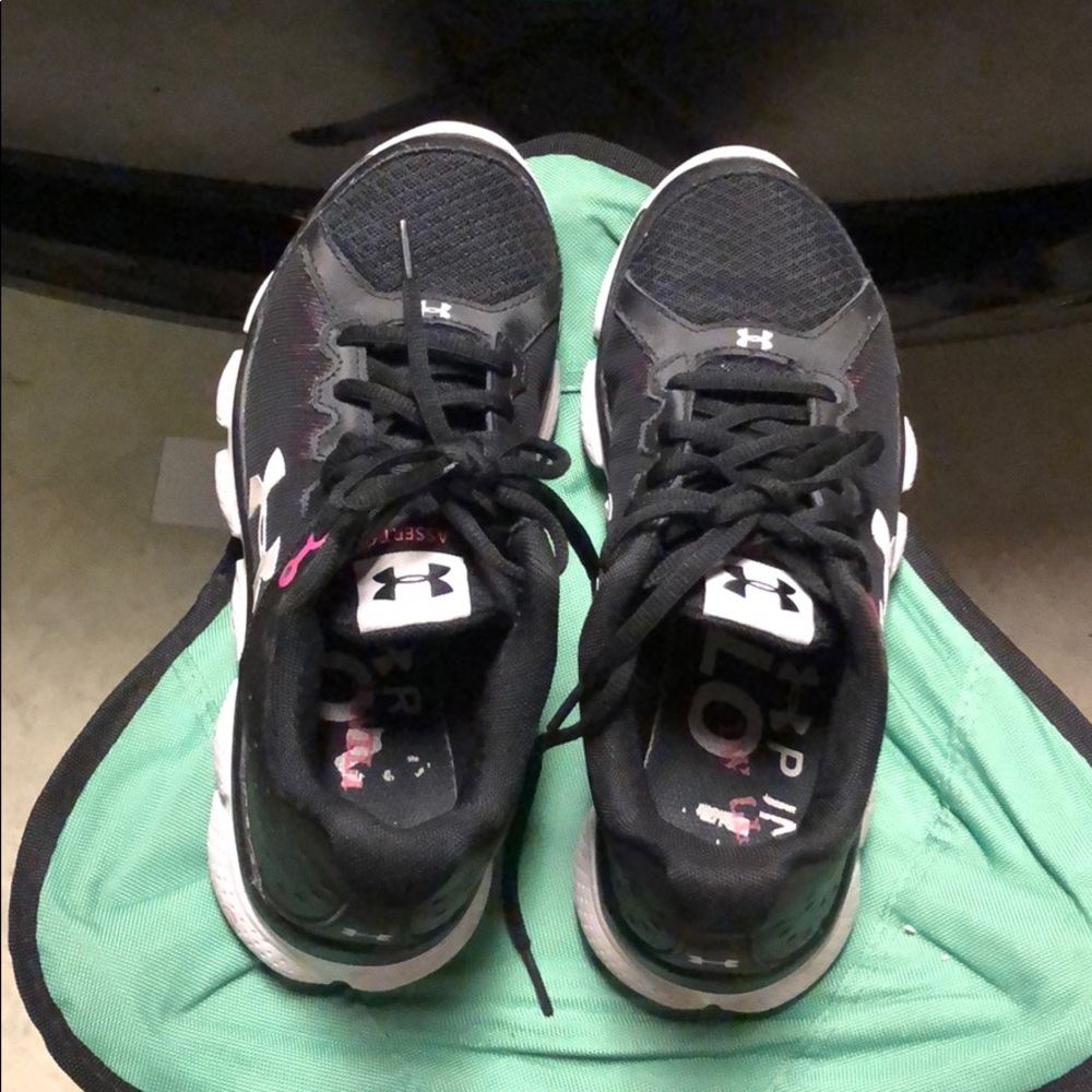 ❌SOLD❌Under Armour Sneakers